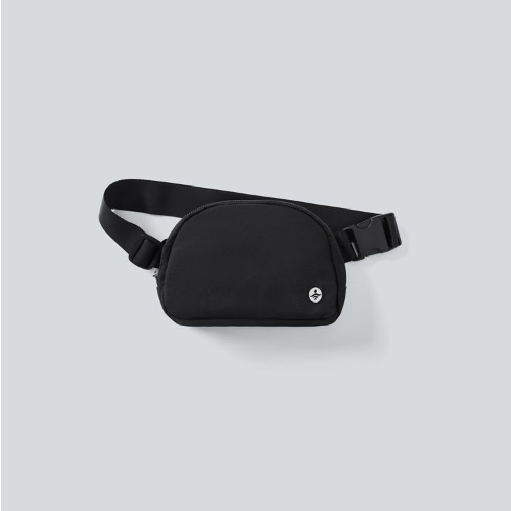 Halará Black Crossbody Fanny Pack Adjustable Strap